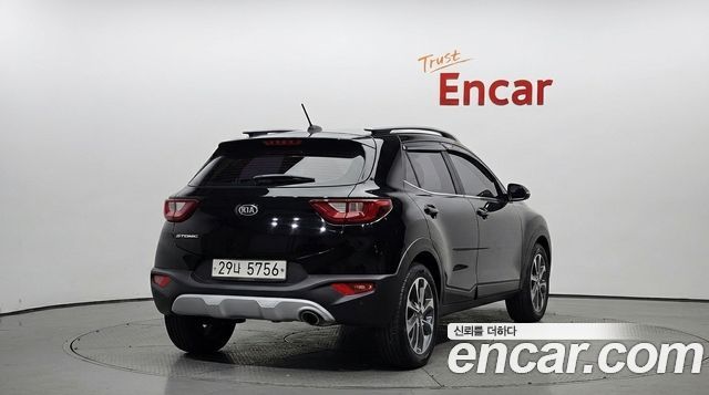 Kia Stonic 2018 — photo 2