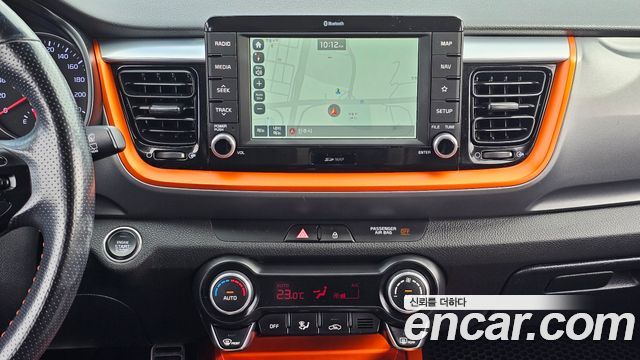 Kia Stonic 2018 — photo 14