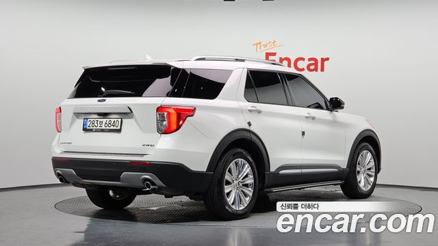Ford Explorer 2021 — photo 2