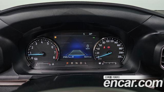 Ford Explorer 2021 — photo 11
