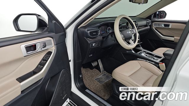Ford Explorer 2021 — photo 13