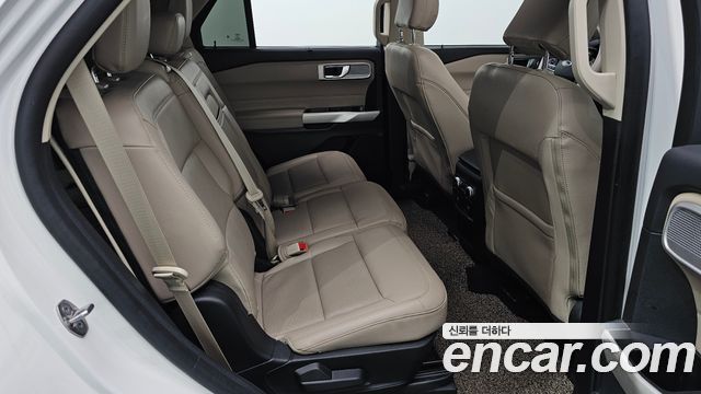Ford Explorer 2021 — photo 17