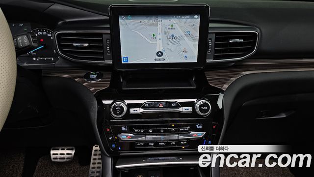 Ford Explorer 2021 — photo 19