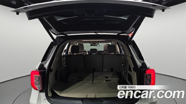 Ford Explorer 2021 — photo 26