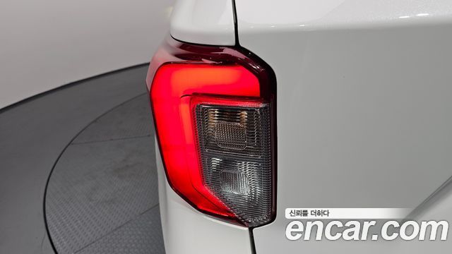 Ford Explorer 2021 — photo 9