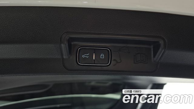 Ford Explorer 2021 — photo 29