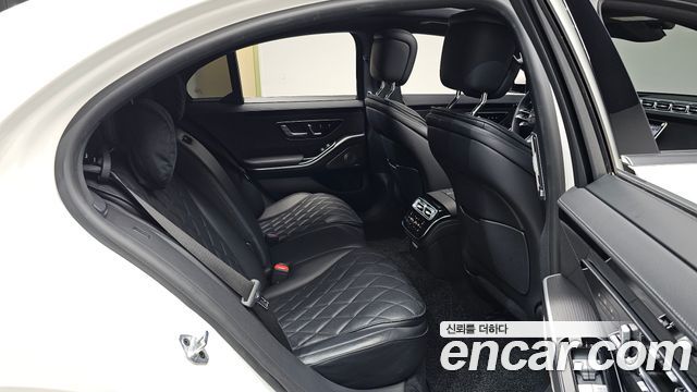 Mercedes-Benz S-Class 2023 — photo 18