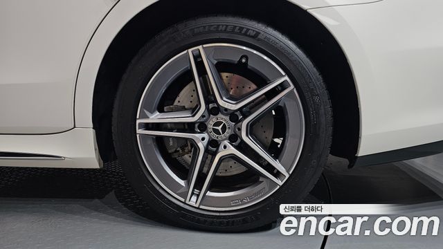 Mercedes-Benz S-Class 2023 — photo 7