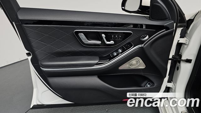 Mercedes-Benz S-Class 2023 — photo 14