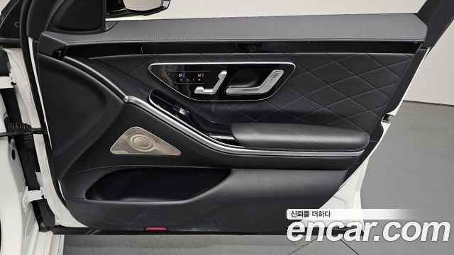 Mercedes-Benz S-Class 2023 — photo 15