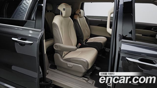Kia Canival 2021 — photo 18