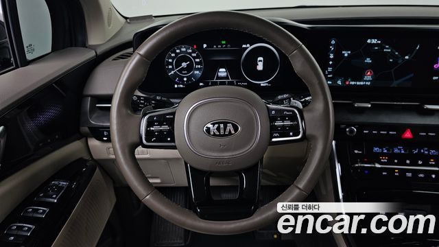 Kia Canival 2021 — photo 19