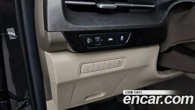 Kia Canival 2021 — photo 27