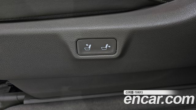 Kia Canival 2021 — photo 32