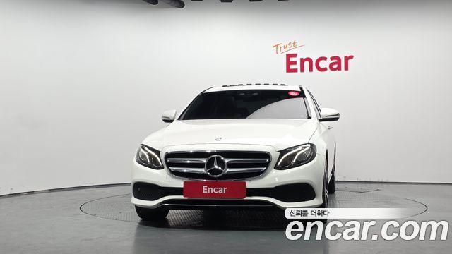 Mercedes-Benz E-Class 2017 — photo 3