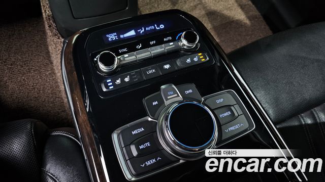 Genesis EQ900 2018 — photo 19