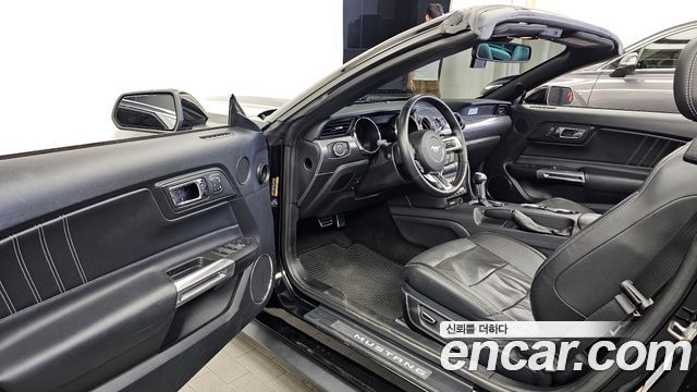 Ford Mustang 2017 — photo 10