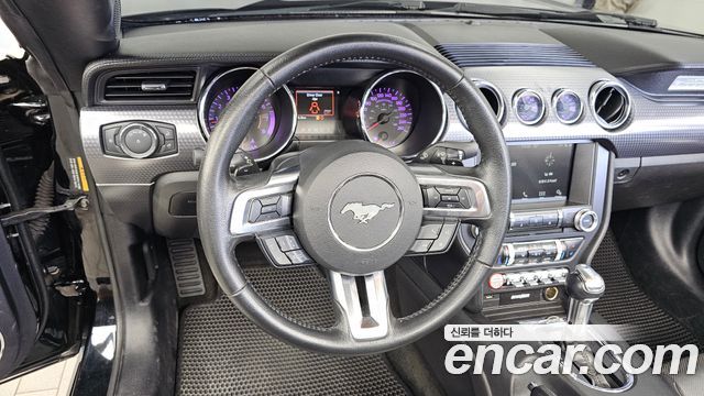 Ford Mustang 2017 — photo 13