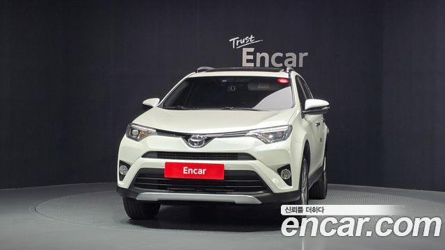 Toyota RAV4 2018 — photo 3