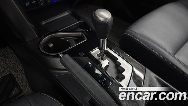 Toyota RAV4 2018 — photo 9