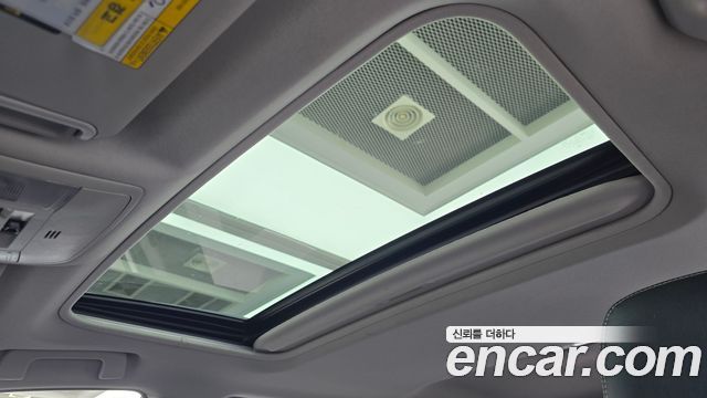 Toyota RAV4 2018 — photo 17