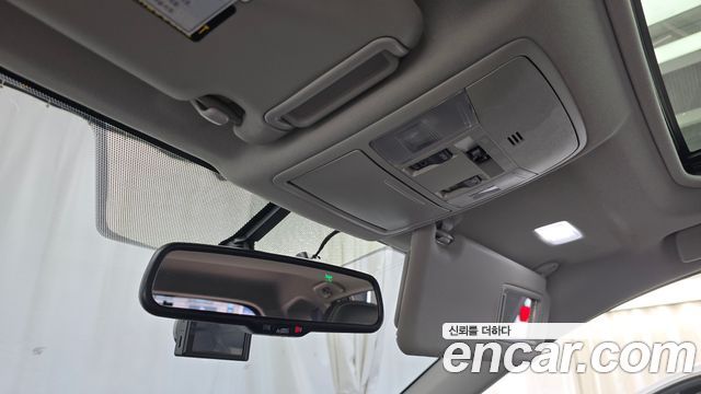 Toyota RAV4 2018 — photo 18