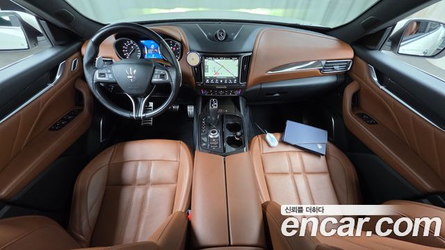 Maserati Levante 2020 — photo 10