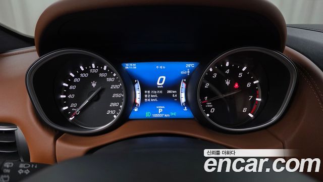 Maserati Levante 2020 — photo 11