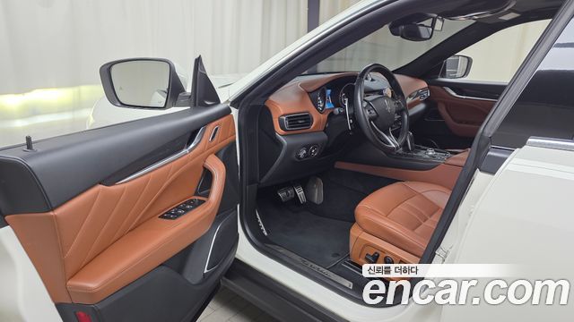Maserati Levante 2020 — photo 13
