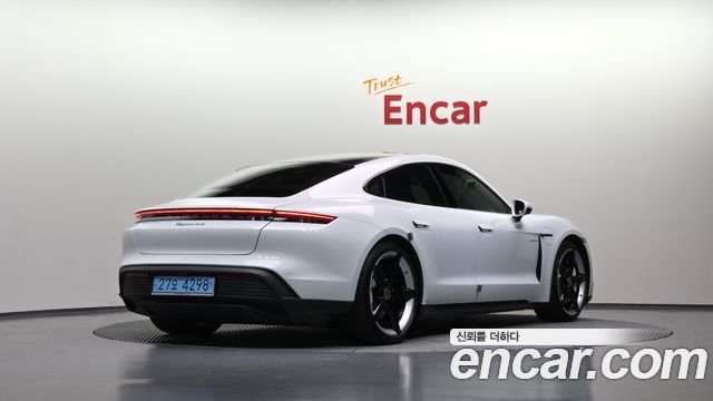 Porsche Taycan 2024 — photo 2
