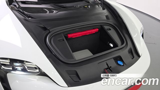 Porsche Taycan 2024 — photo 6