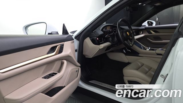 Porsche Taycan 2024 — photo 10