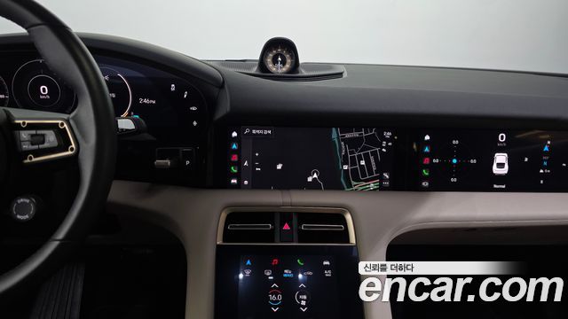 Porsche Taycan 2024 — photo 14