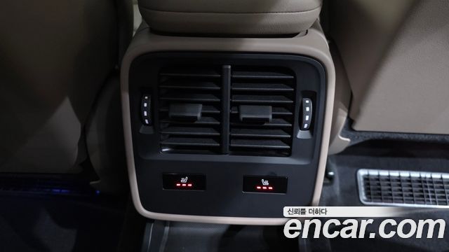 Porsche Taycan 2024 — photo 18