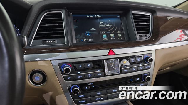 Genesis G80 2017 — photo 12