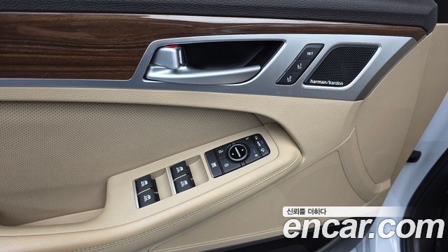 Genesis G80 2017 — photo 17