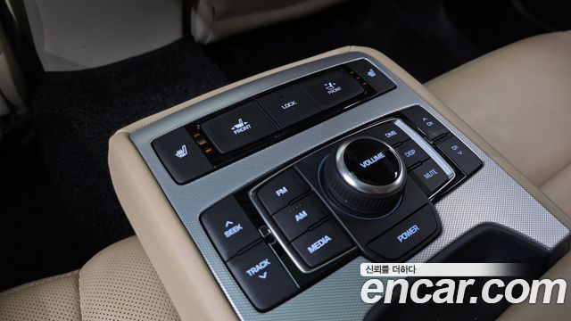 Genesis G80 2017 — photo 20