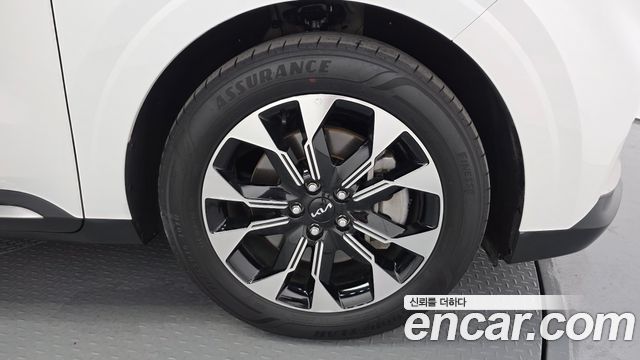 Kia Canival 2023 — photo 5
