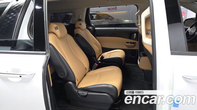 Kia Canival 2023 — photo 18