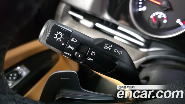 Kia Canival 2023 — photo 22