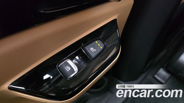 Kia Canival 2023 — photo 25