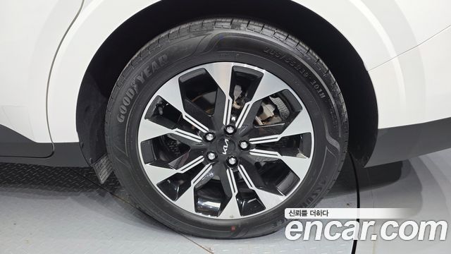 Kia Canival 2023 — photo 7