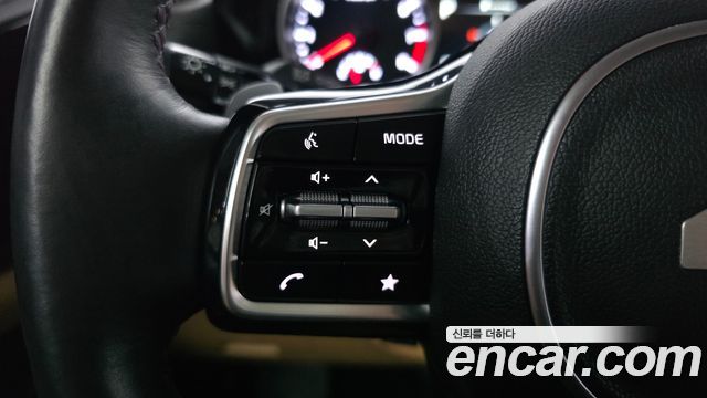 Kia Canival 2023 — photo 30