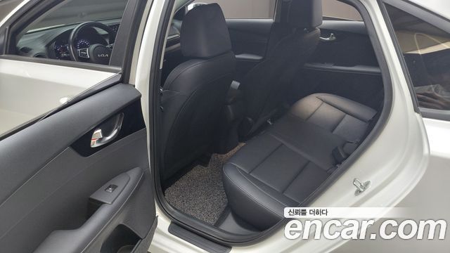 Kia K3 2023 — photo 17