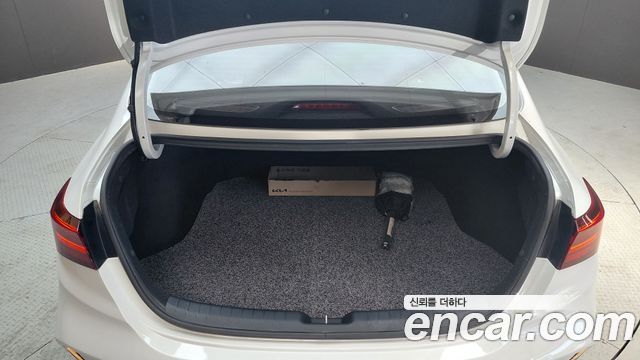 Kia K3 2023 — photo 26