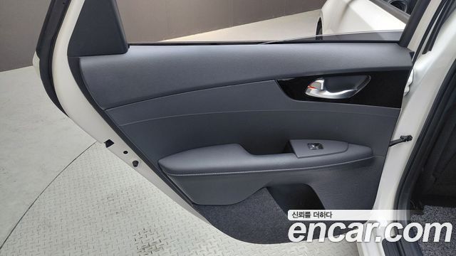 Kia K3 2023 — photo 15