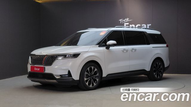 Kia Canival 2023 — photo 1