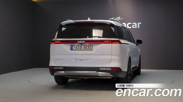 Kia Canival 2023 — photo 4