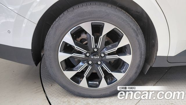Kia Canival 2023 — photo 5