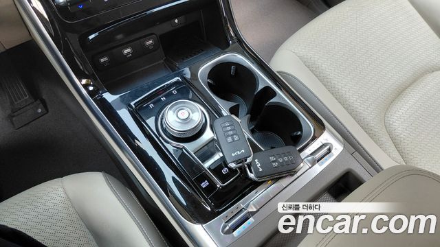 Kia Canival 2023 — photo 12